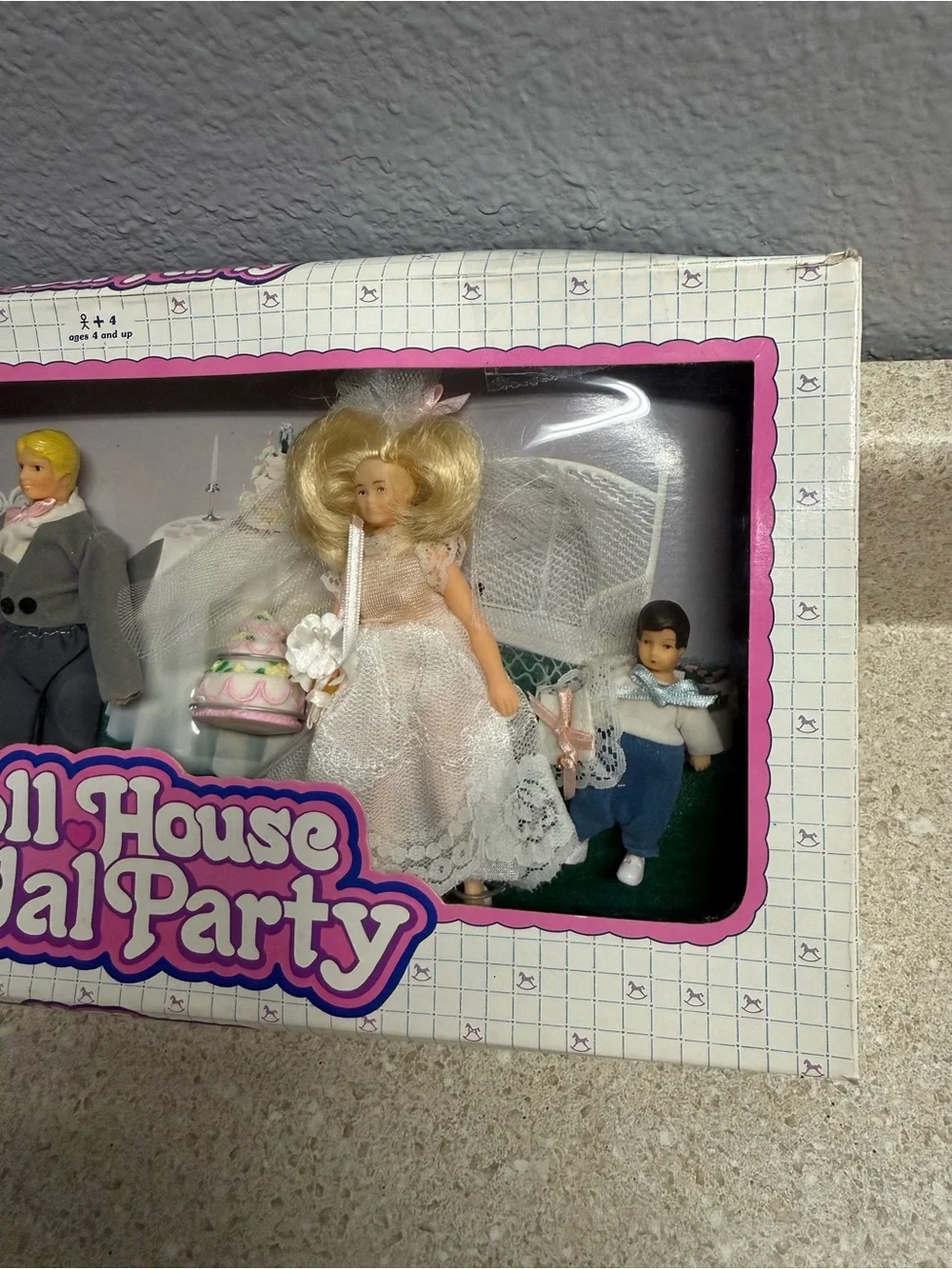 1992 Horsemen Vintage Doll House Bridal Party Playset - White and Pink Sealed